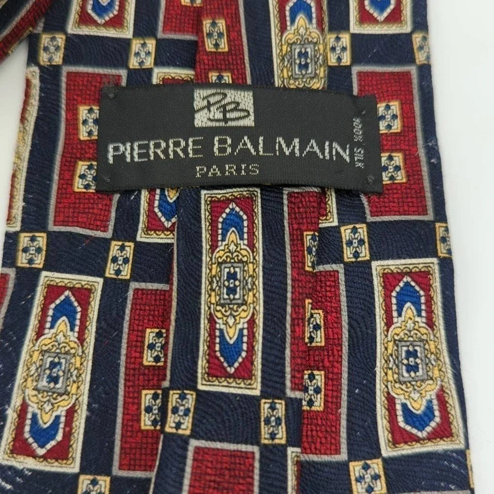 PIERRE Balmain Paris All Silk Regal Print Neck Tie Classic Retro Made in the USA